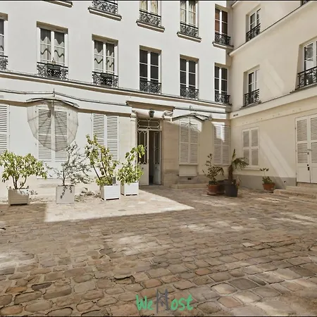 Charming Steps From Notre-dame & The Seine *